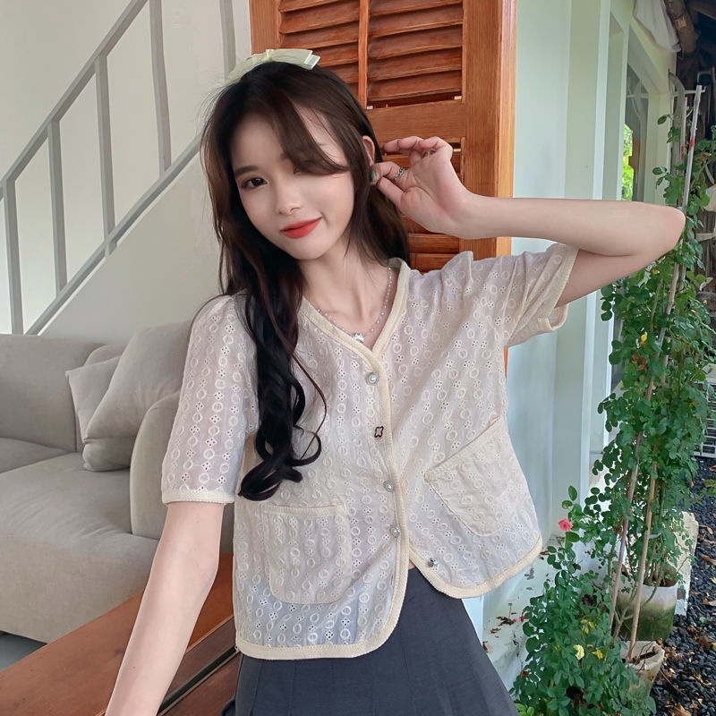 [Spot] Japanese short-sleeved shirt women's V-neck design summer sense appropriate short-sleeved shirt women