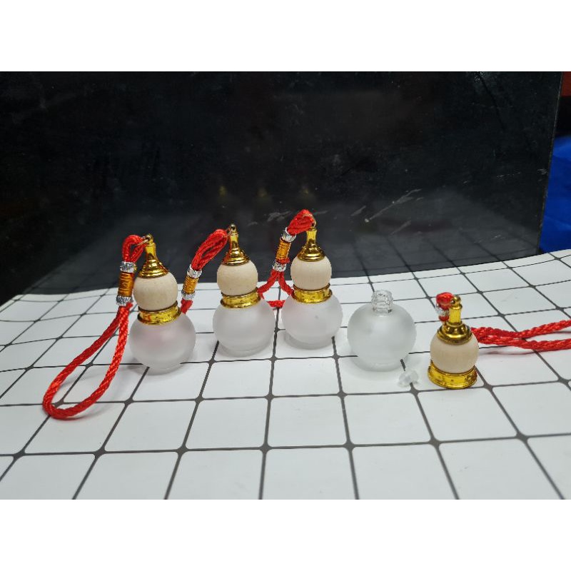 Vỏ chai tinh dầu treo xe - Chai treo xe hồ lô 10ml | BigBuy360 - bigbuy360.vn