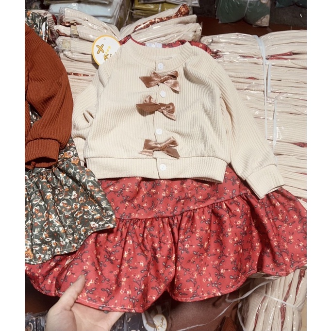 Set áo len xốp cv nhung hoa nhí cho bé gái