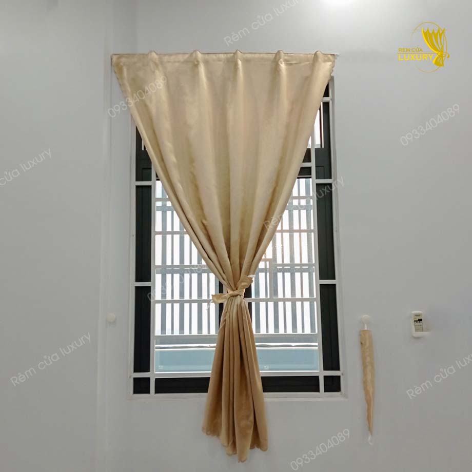 Rèm cửa dán tường, rèm cửa sổ 1 lớp vải dày chống nắng màu vàng kem nhã nhặn