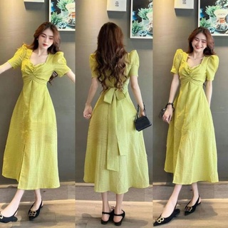 Đầm thiết kế chốt LIVE