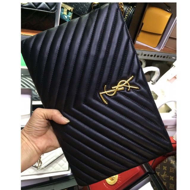 Clutch YSL size 28