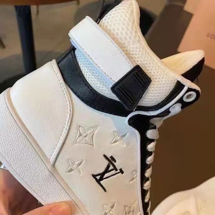 Giày Thể Thao Cổ Cao Mũi Tròn Buộc Dây Thời Trang Phong Cách Mới Cho Nữ