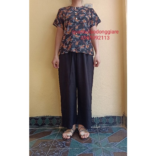 Bộ áo lanh hoa quần lanh đen