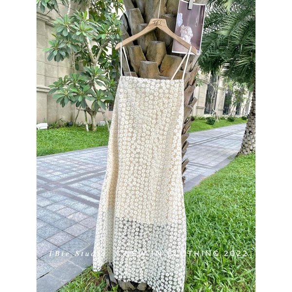 Váy 2s ren hoa nhí