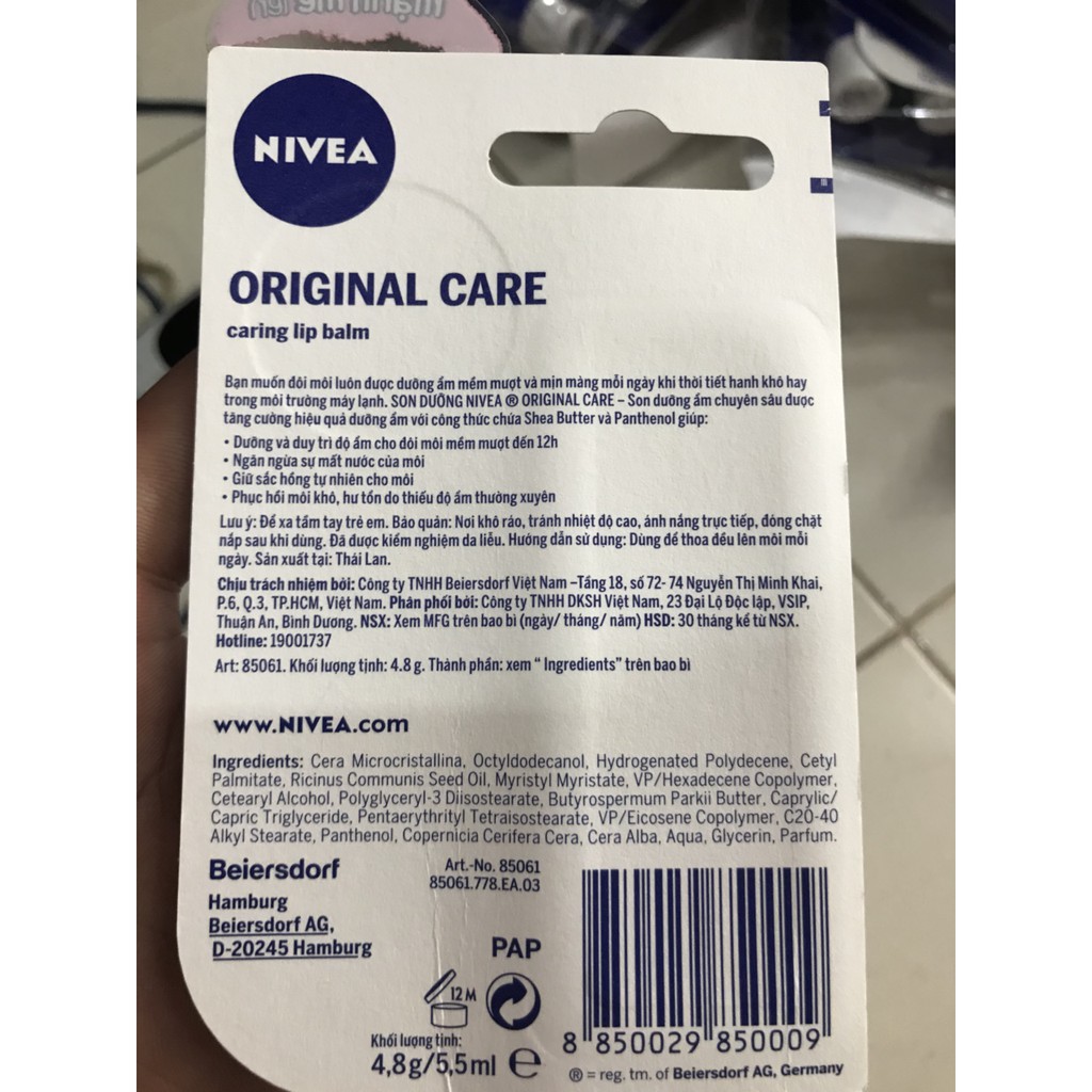 Son dưỡng môi không chì Nivea chuyên sâu