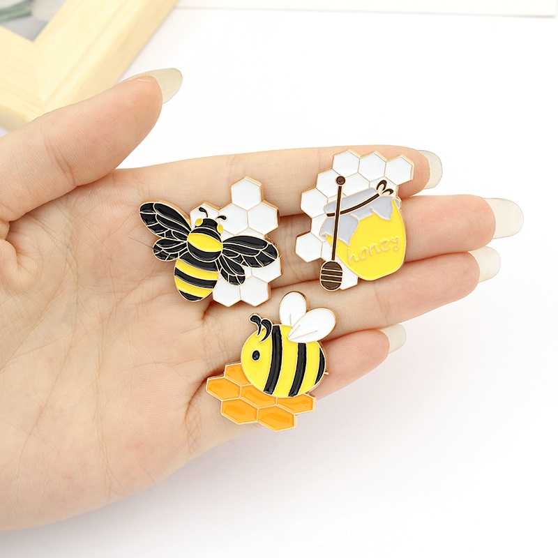 Ghim cài áo QIHE JEWELRY hình chú ong hoạt hình xinh xắn đáng yêu dành cho nữ