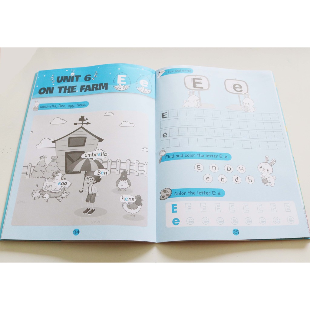 Sách - Bài Tập Bổ Trợ Luyện Viết Tiếng Anh - English Workbook Lớp 1 (Tập 1)