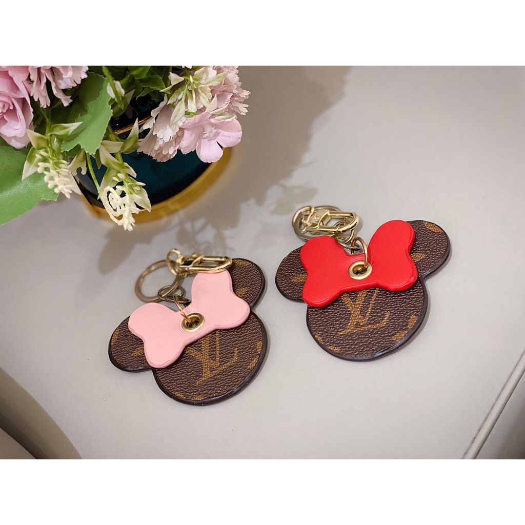 Charm mickey treo túi