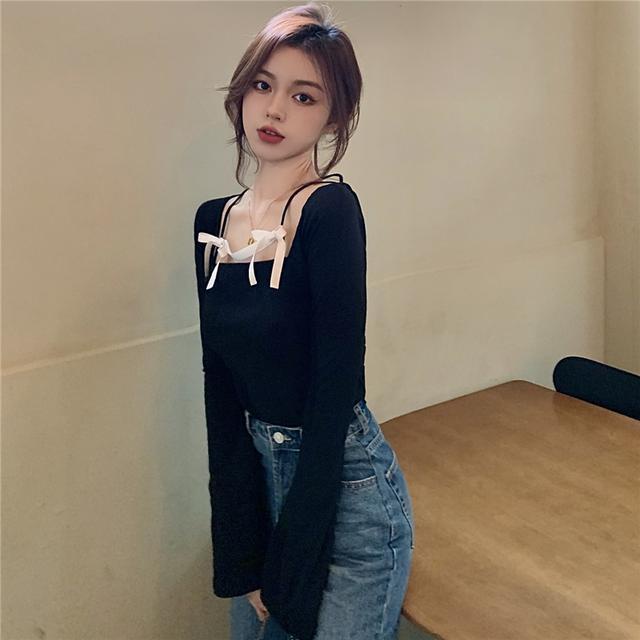 UIOWOO  Áo Thun Nữ Tay Dài Cổ Vuông Phong Cách Retro