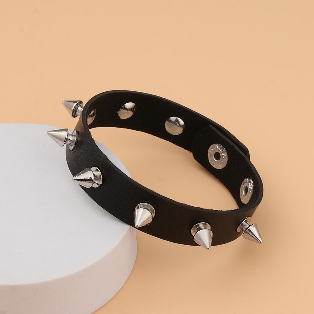 Vòng Tay BORAG Gắn Gai Phong Cách Rock