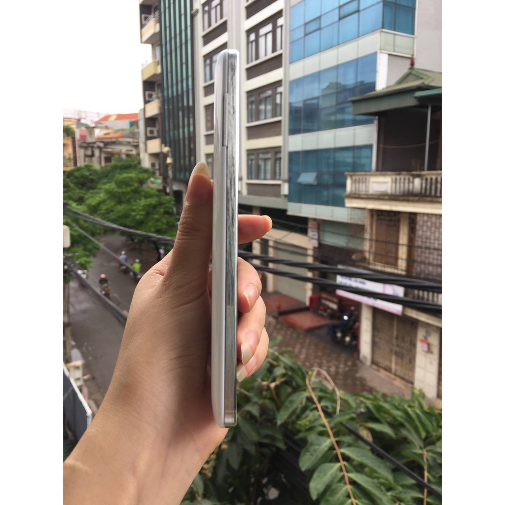 Điện thoại Sky a900