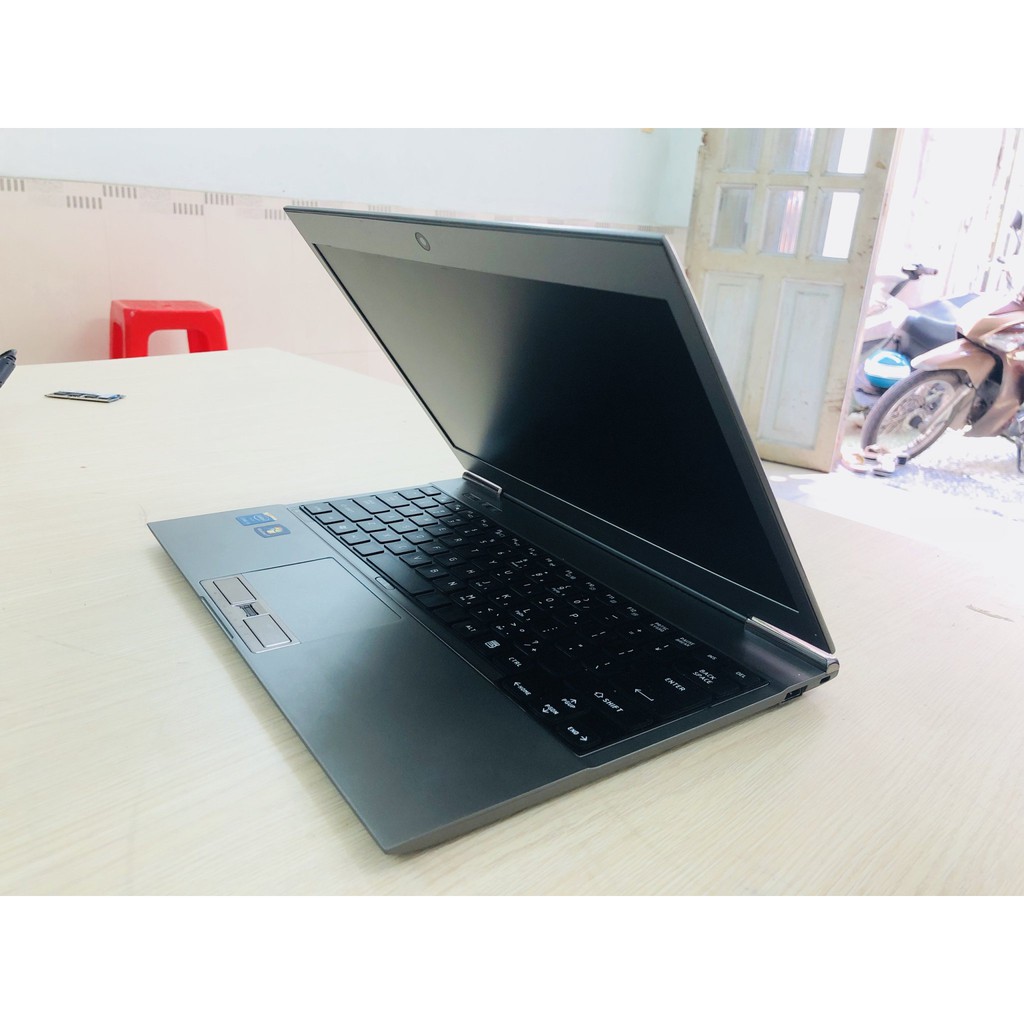 laptop cũ toshiba Z930 i5 ram 4gb ssd 128gb siêu mỏng siêu nhẹ 1.08 kg | BigBuy360 - bigbuy360.vn