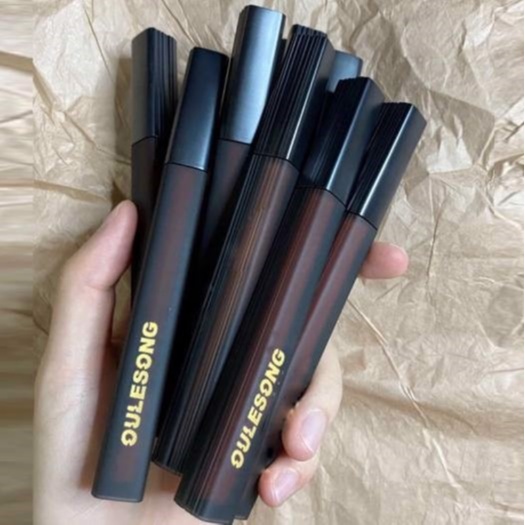 Son kem đen dải ngân hà OULESONG Lip Glaze Nội Địa Trung