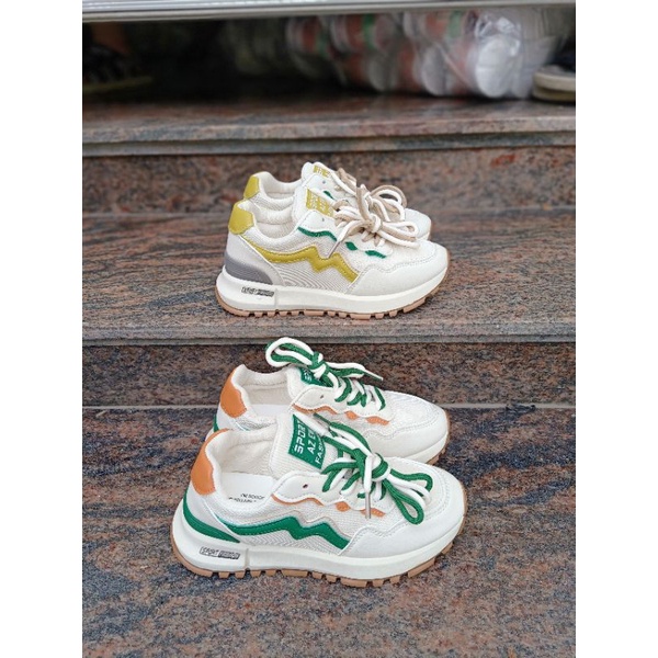 Giầy thể thao nữ viền sóng 2 màu