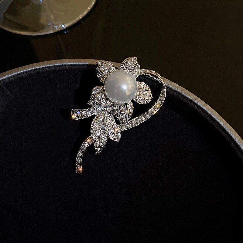 Ghim Cài Áo Hình Hoa Đính Ngọc Trai Nhân Tạo Thời Trang Thu Đông