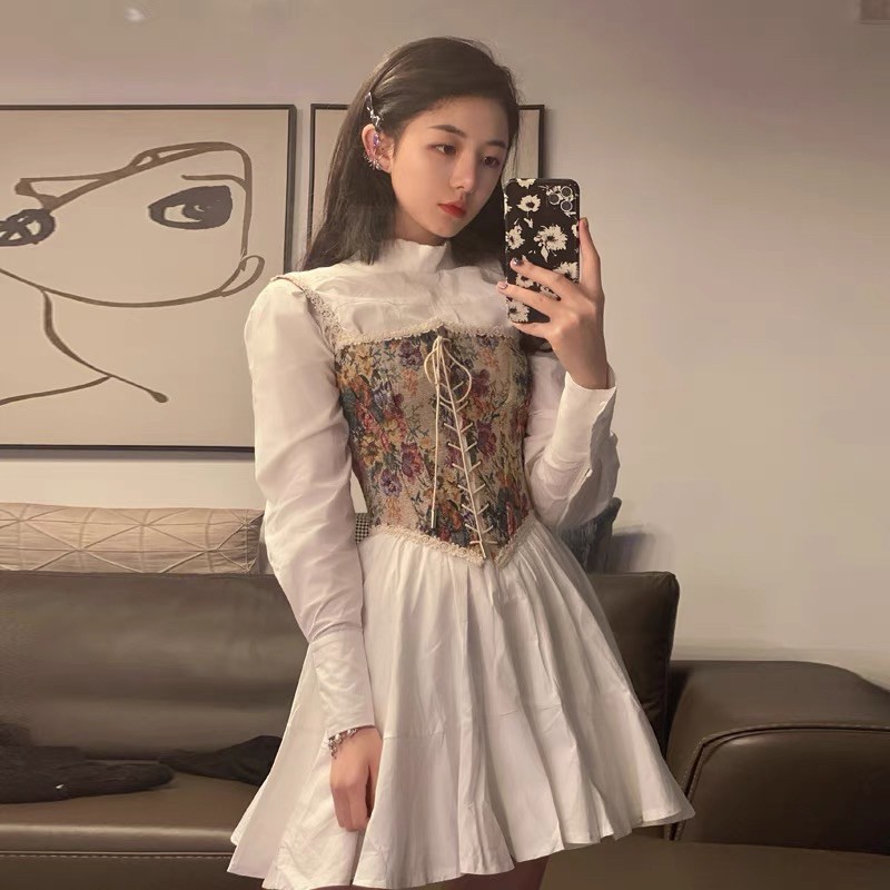 [SẮP VỀ-Có vid+ảnh thật] Set đầm trắng tay dài+ áo corset Victorian hoạ tiết cổ điển vintage | BigBuy360 - bigbuy360.vn