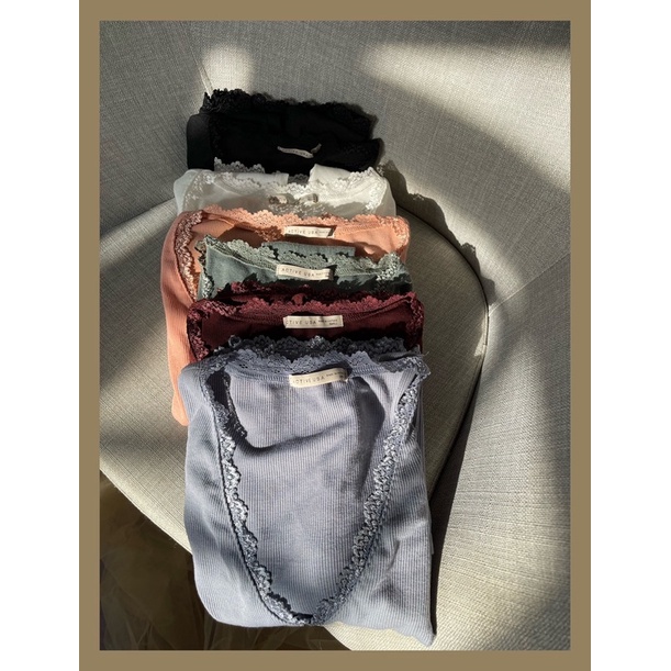 Áo Croptop Tay Dài Cổ V Phối Ren ACTIVE USA