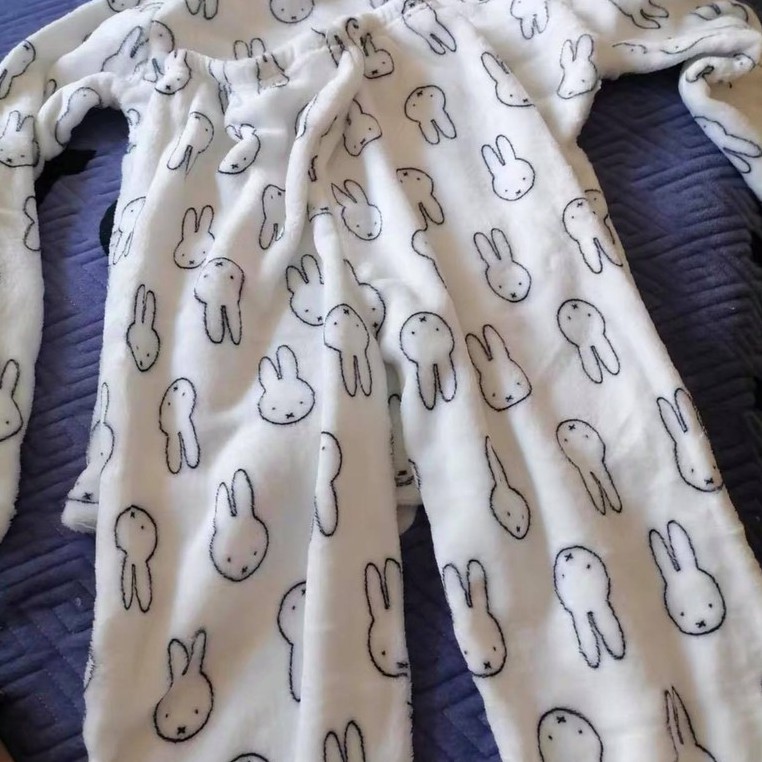Set đồ ngủ thu đông hình thỏ cực cute | BigBuy360 - bigbuy360.vn