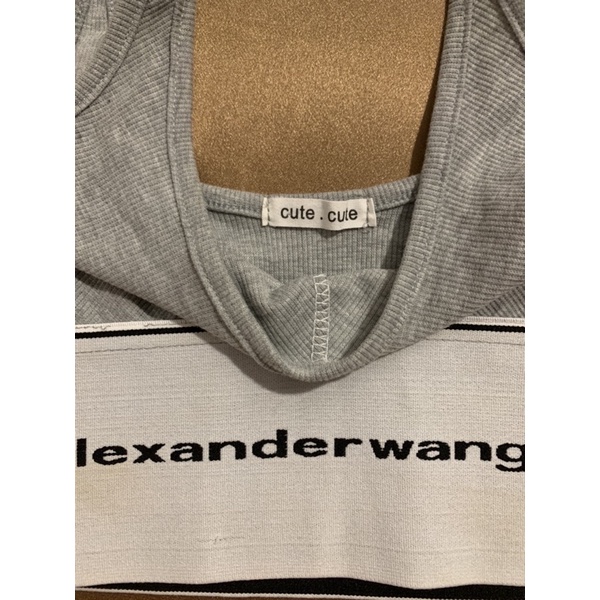 Áo croptop Alexander