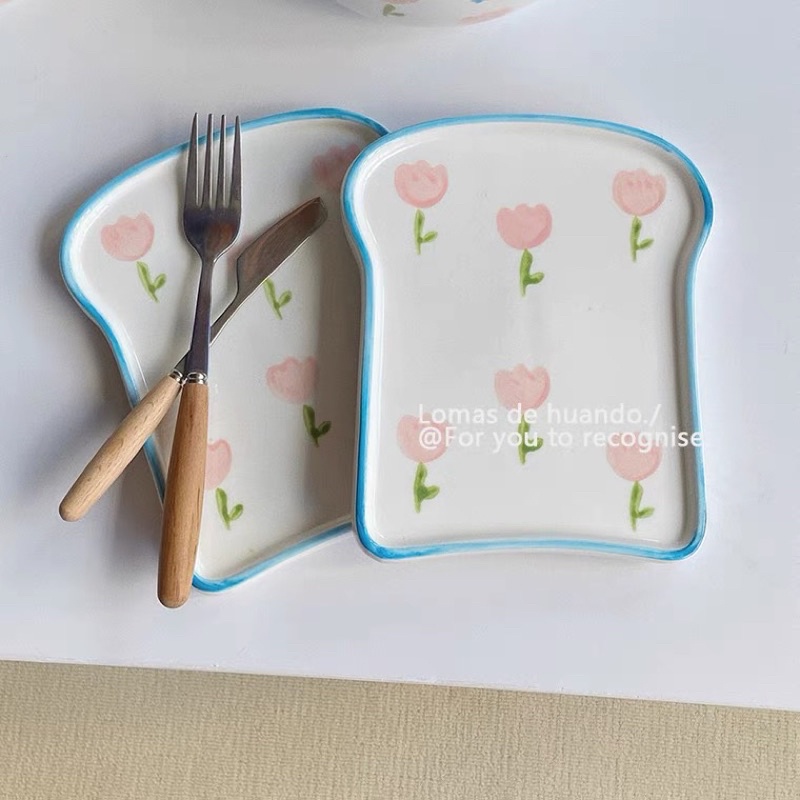 Đĩa gốm sứ hình dáng bánh sandwhich hoạ tiết Tulip dễ thương