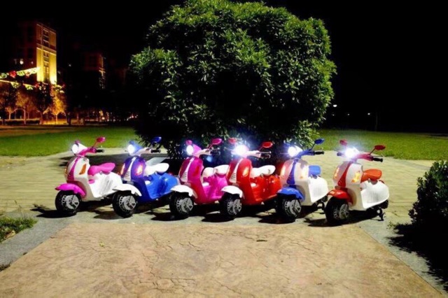 XE MÁY ĐIỆN VESPA BÁNH PHỤ