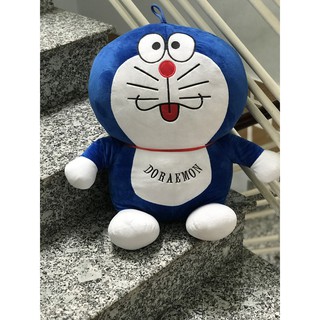 Gấu bông doraemon dễ thương.