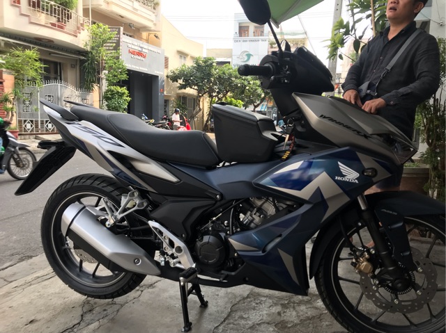 Thùng Giữa Givi G10N Kèm Pát Zin WinnerX