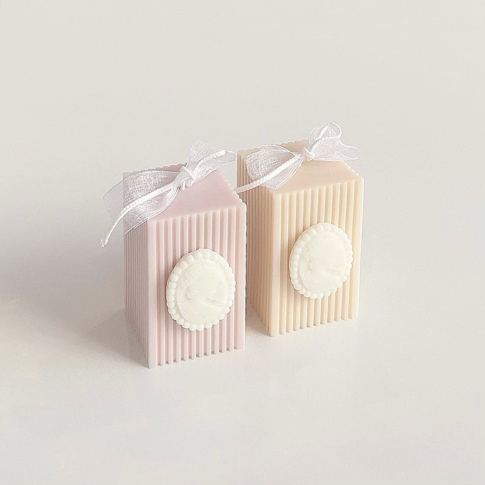 (Tặng kèm nến Dâu) Nến Mi Candle hình Trụ họa tiết Cameo cổ điển - Nến thơm trang trí chụp ảnh Hàn Quốc Handmade