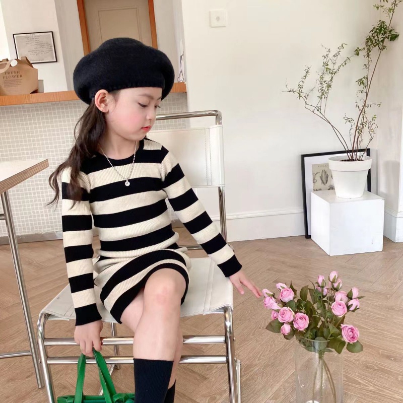 Đầm Bé Gái Tay Dài Màu Trắng Đen Phong Cách Phương Tây
