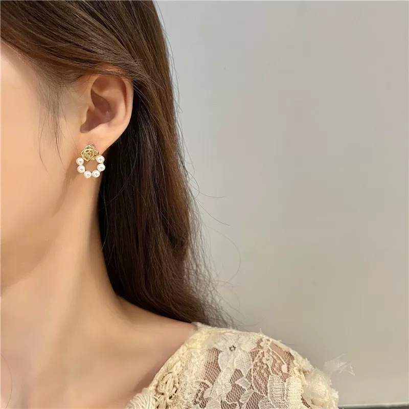 The Bleu | Bông tai đính hạt ngọc phong cách Hàn Quốc đuôi bạc 925 | E219
