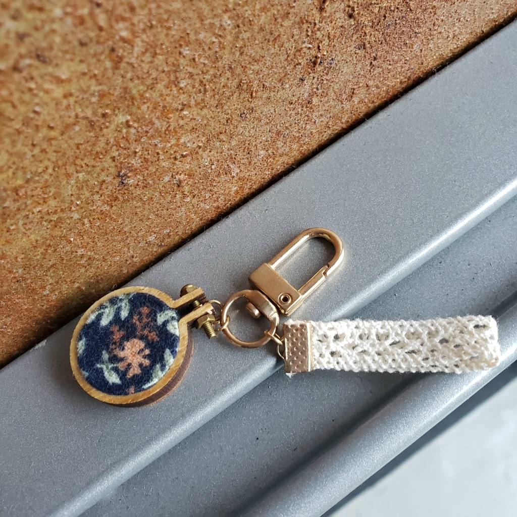 Móc Khóa Handmade Bọc Vải Phong Cách Vintage