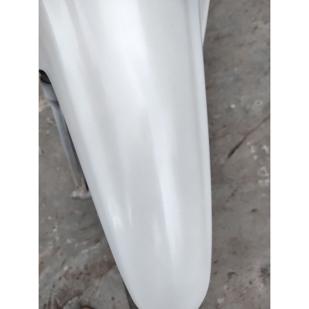 Chai sơn xịt Samurai màu trắng ngọc trai K420 - Trắng ánh kim Kawasaki 400ml (cần sơn trên nền trắng 102)