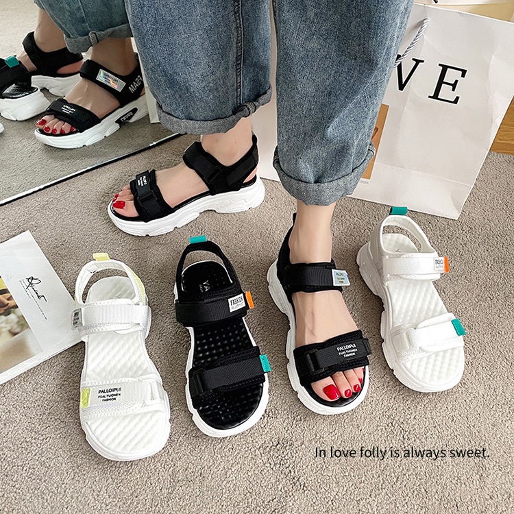 Giày Sandal Thể Thao Đi Biển Mùa Hè Đế Bệt Quai Dán Phong Cách Mới Cho Nữ