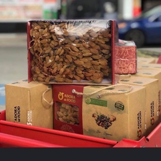 Nho khô nguyên cành 1kg