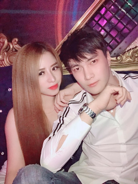 Sơ mi trắng phối 3 sọc viền tay