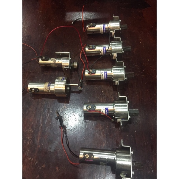 Motor giảm tốc 24v DC số vòng khoảng 240/p