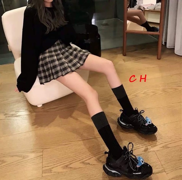 Sét áo xuông đen + chân váy kẻ xếp ly COH876