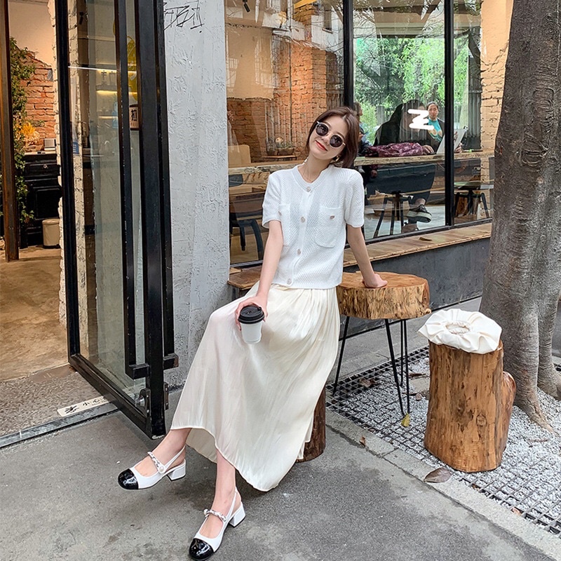Giày Cao Quai Ngang Đính Ngọc Đế Vuông 3Cm Hở Gót Chân Nữ Tính