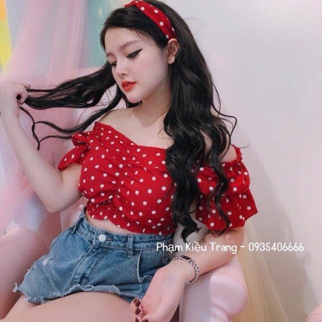 Áo croptop chấm bi