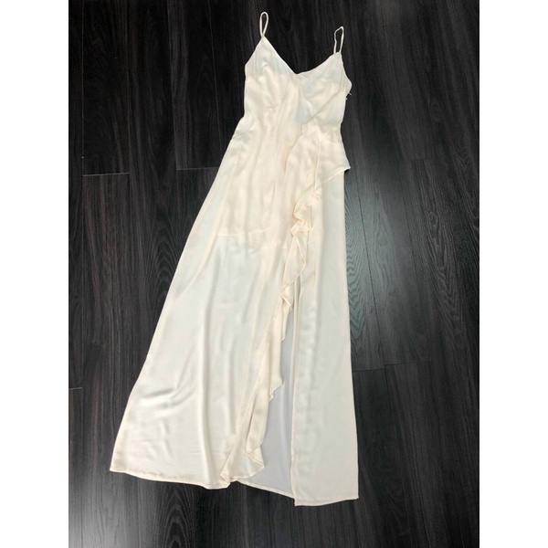 Đầm maxxj đi biển.