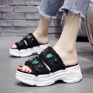 Dép bánh mì đế kếp