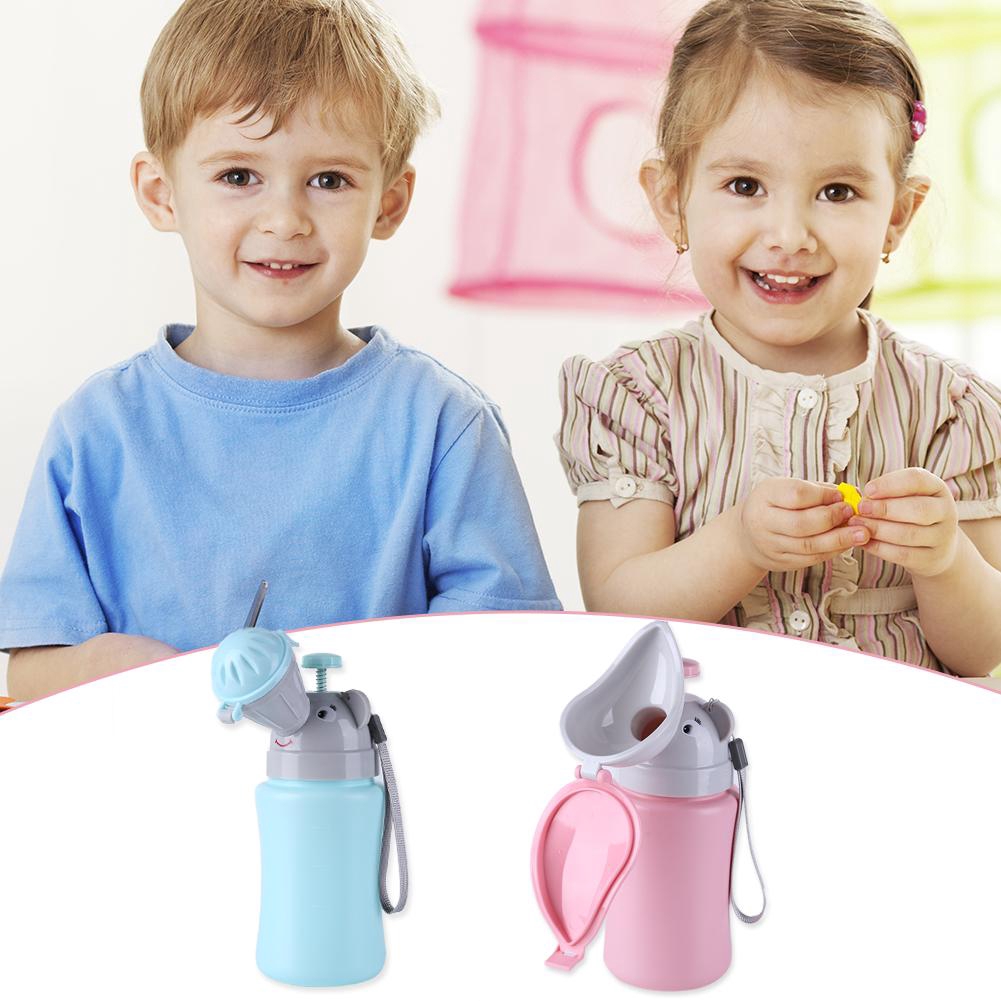 Bình đi vệ sinh bé trai bé gái tiện lợi
