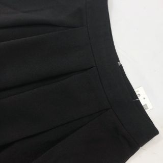 Chân váy xếp ly midi