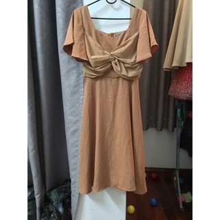 Đầm she’s màu nâu. Eo 74