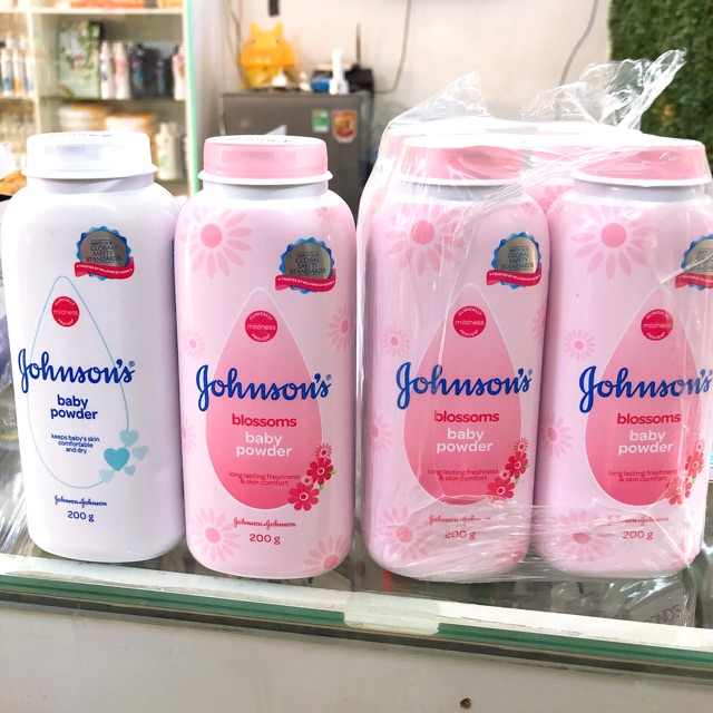 Phấn thơm Johnson's Baby Powder Blossom chai 200g