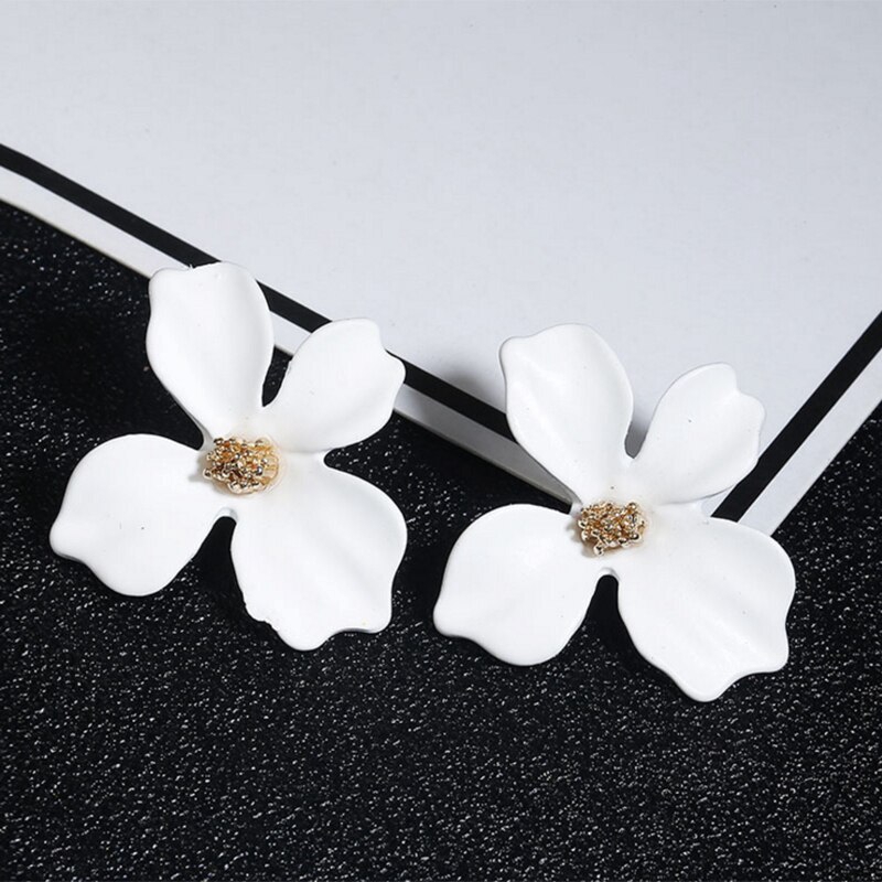 Khuyên tai hình bông hoa bằng nhựa resin thời trang