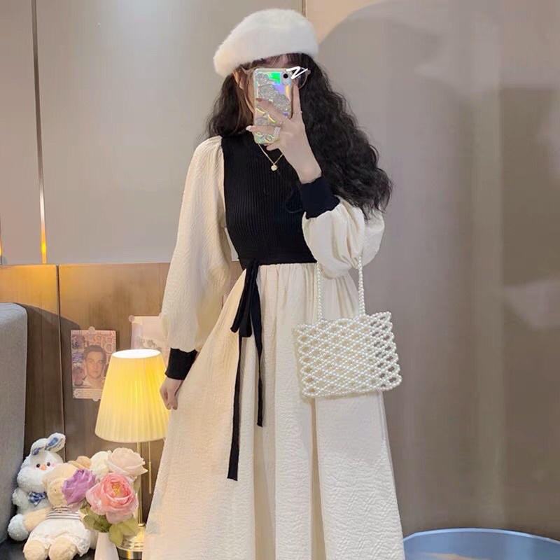 Đầm đen trắng phối len dáng xoè
