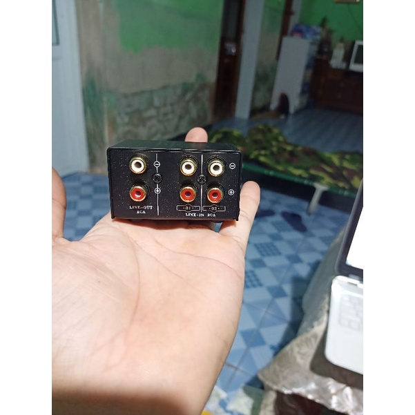 Bộ chia tín hiệu âm thanh 2 trong 1 cổng Rca Gtvn 2 trong 1. Thương hiệu mới 100%. Chất lượng tốt