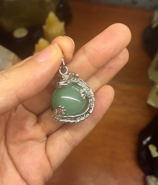 Mặt dây đeo cổ đá Aventurine chạm hình rồng